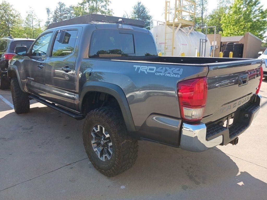 Toyota Tacoma TRD Off Road Double Cab 5' Bed V6 4x4 MT (Natl) 2017