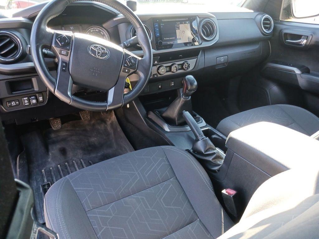 Toyota Tacoma TRD Off Road Double Cab 5' Bed V6 4x4 MT (Natl) 2017