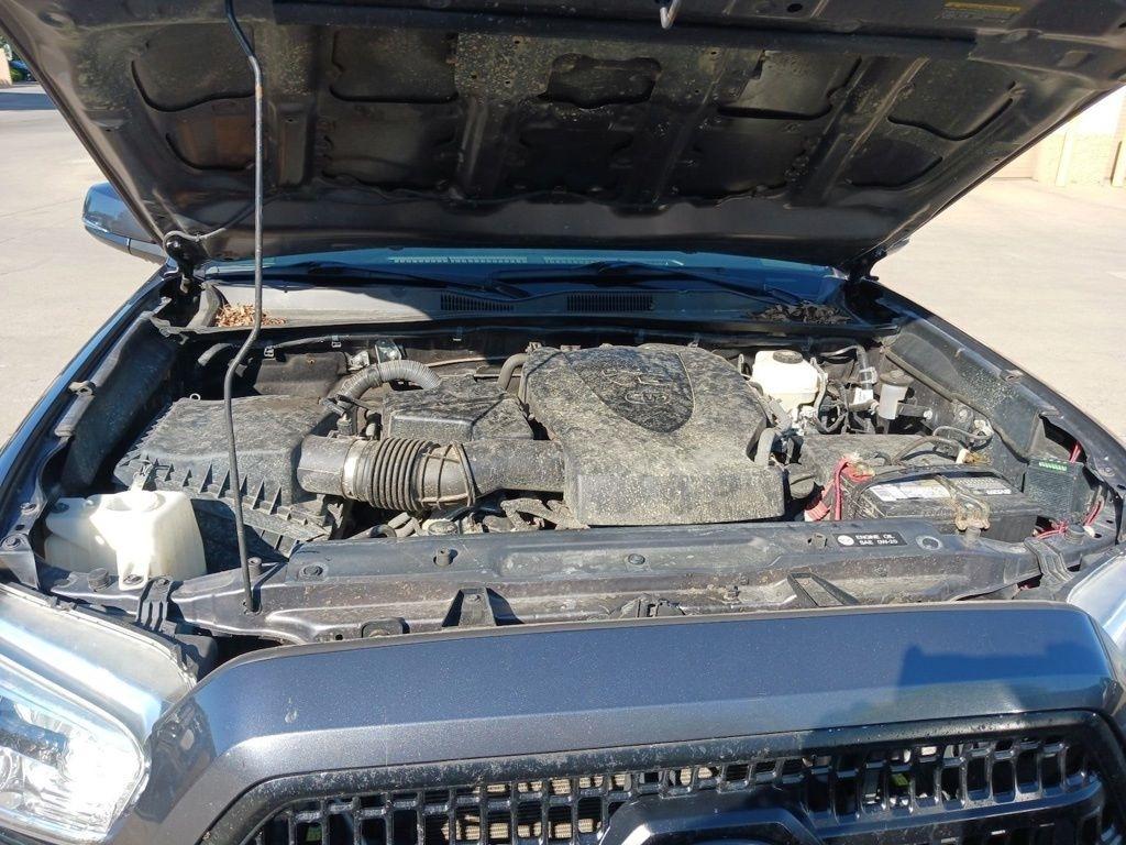 Toyota Tacoma TRD Off Road Double Cab 5' Bed V6 4x4 MT (Natl) 2017