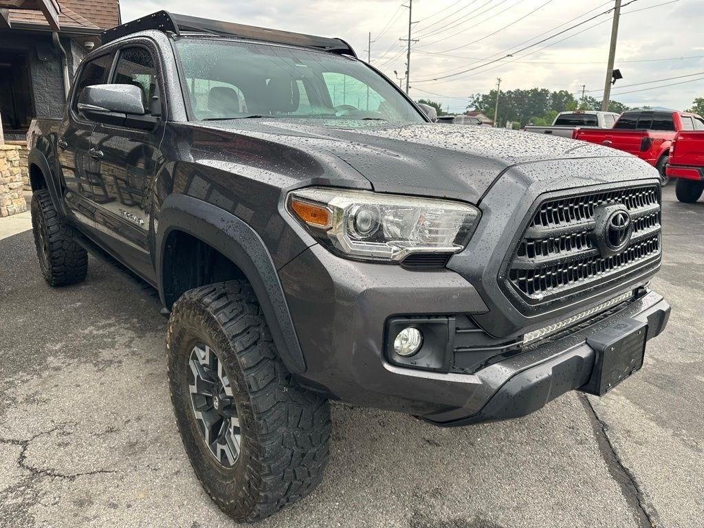 Toyota Tacoma TRD Off Road Double Cab 5' Bed V6 4x4 MT (Natl) 2017
