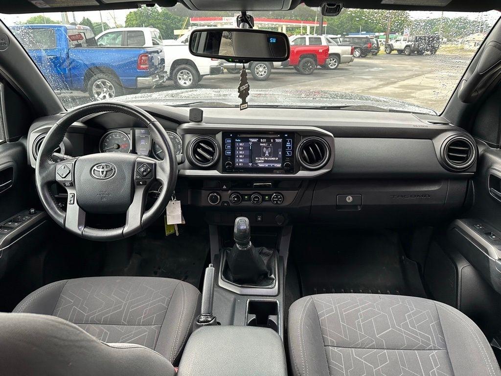 Toyota Tacoma TRD Off Road Double Cab 5' Bed V6 4x4 MT (Natl) 2017