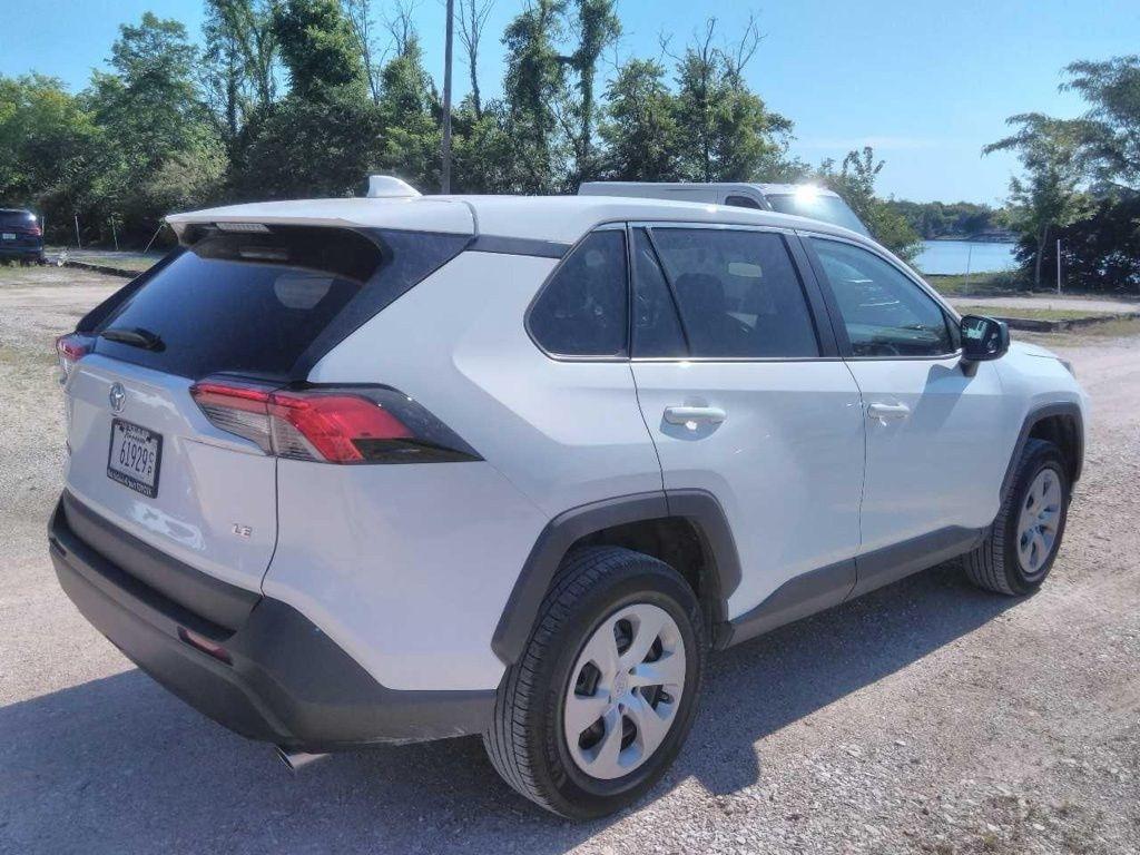 Toyota RAV4 LE FWD (Natl) 2022