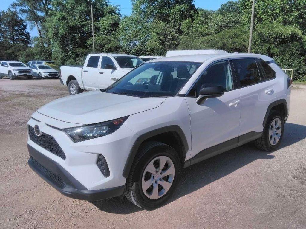 Toyota RAV4 LE FWD (Natl) 2022
