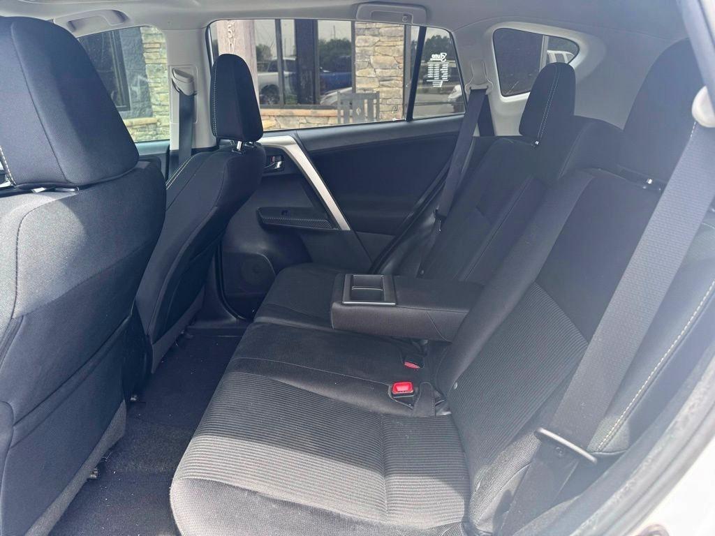 Toyota RAV4 FWD 4dr XLE (Natl) 2015