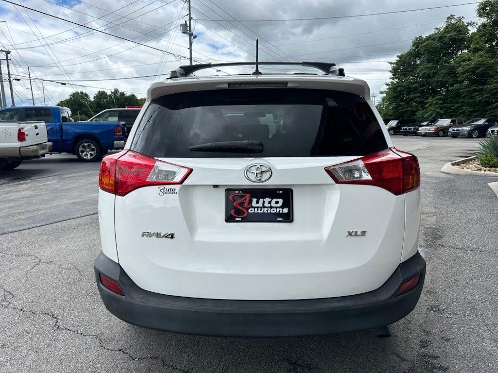 Toyota RAV4 FWD 4dr XLE (Natl) 2015