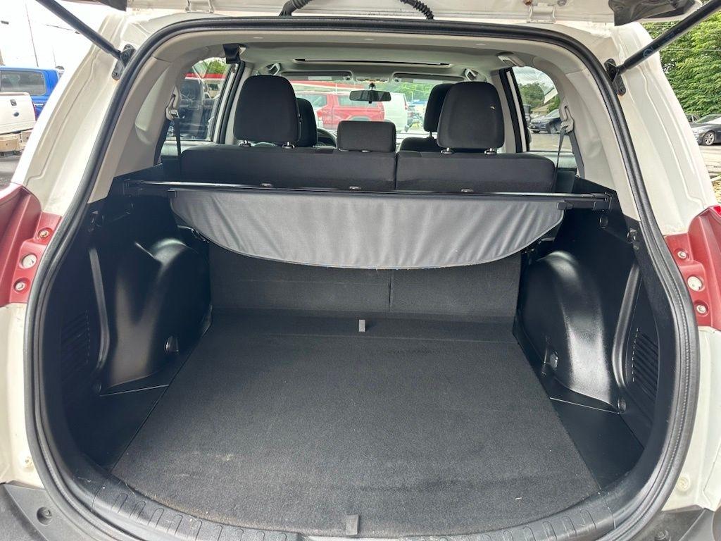 Toyota RAV4 FWD 4dr XLE (Natl) 2015