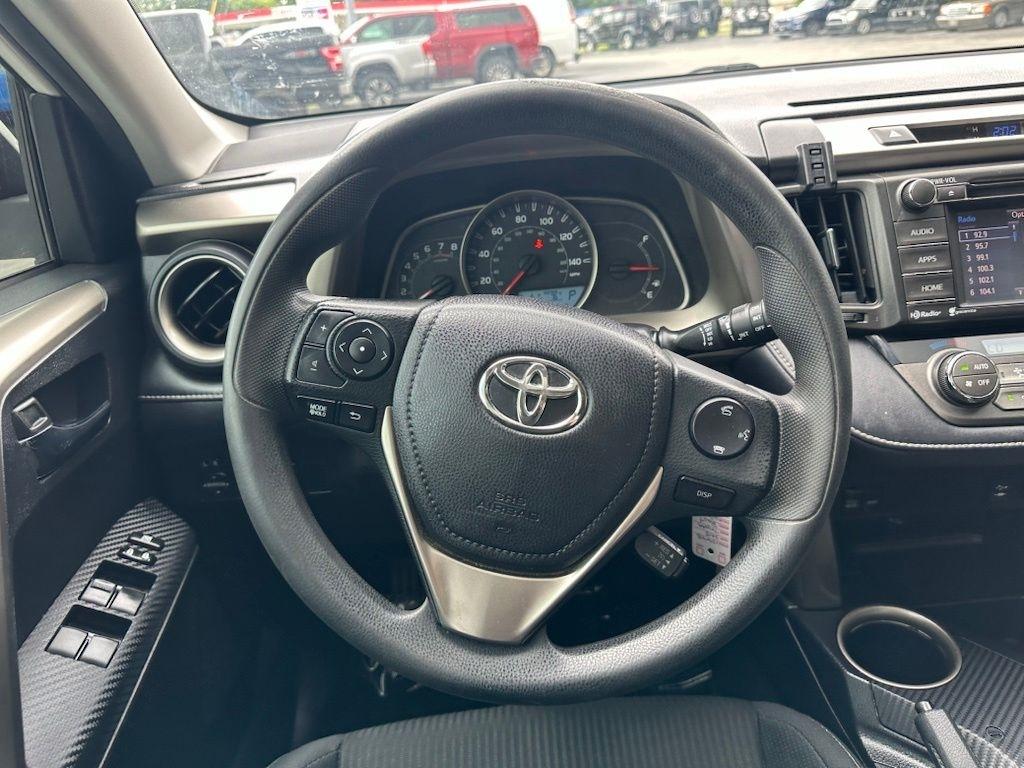 Toyota RAV4 FWD 4dr XLE (Natl) 2015