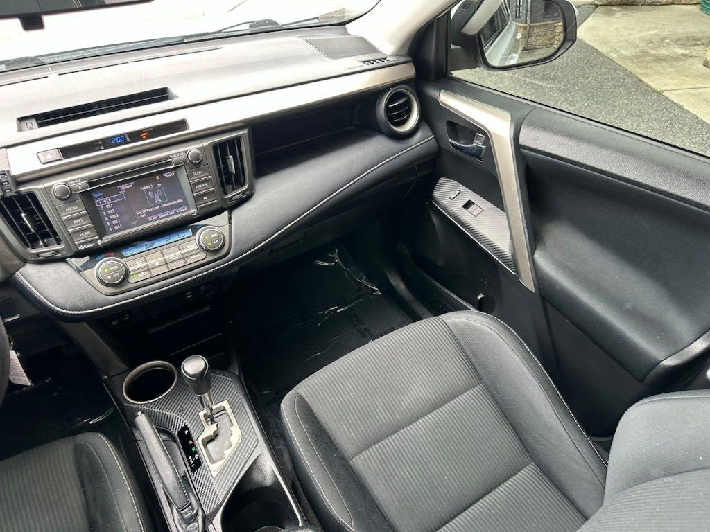 Toyota RAV4 FWD 4dr XLE (Natl) 2015