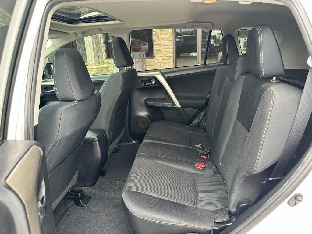 Toyota RAV4 FWD 4dr XLE (Natl) 2015