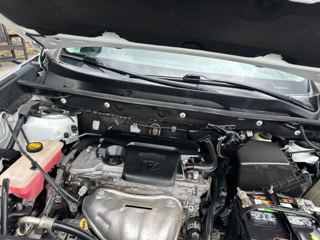 Toyota RAV4 FWD 4dr XLE (Natl) 2015