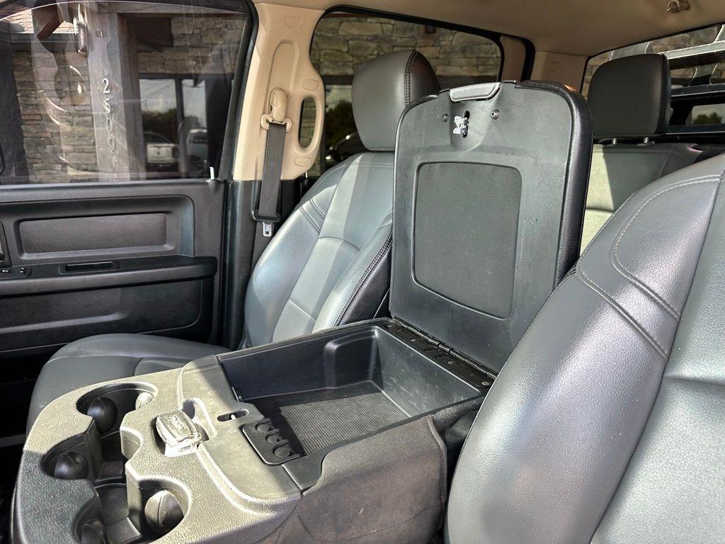 RAM 3500 Chassis Cab Tradesman 4WD Crew Cab 60" CA 172.4" WB 2019