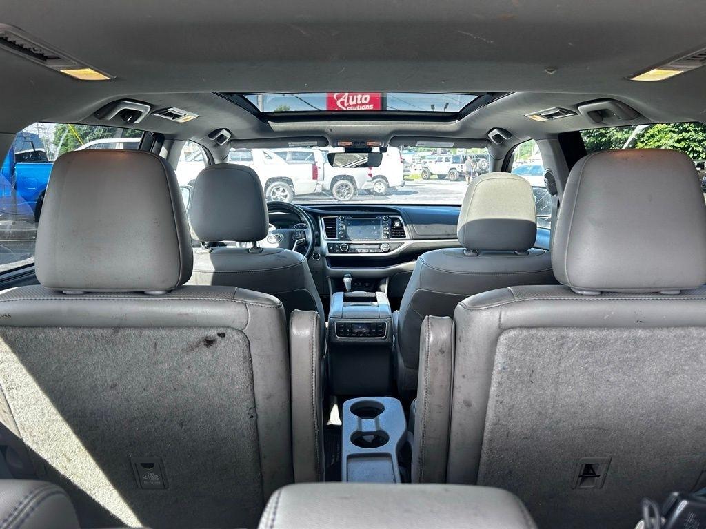Toyota Highlander Limited V6 AWD (Natl) 2017