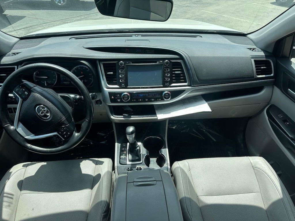 Toyota Highlander Limited V6 AWD (Natl) 2017