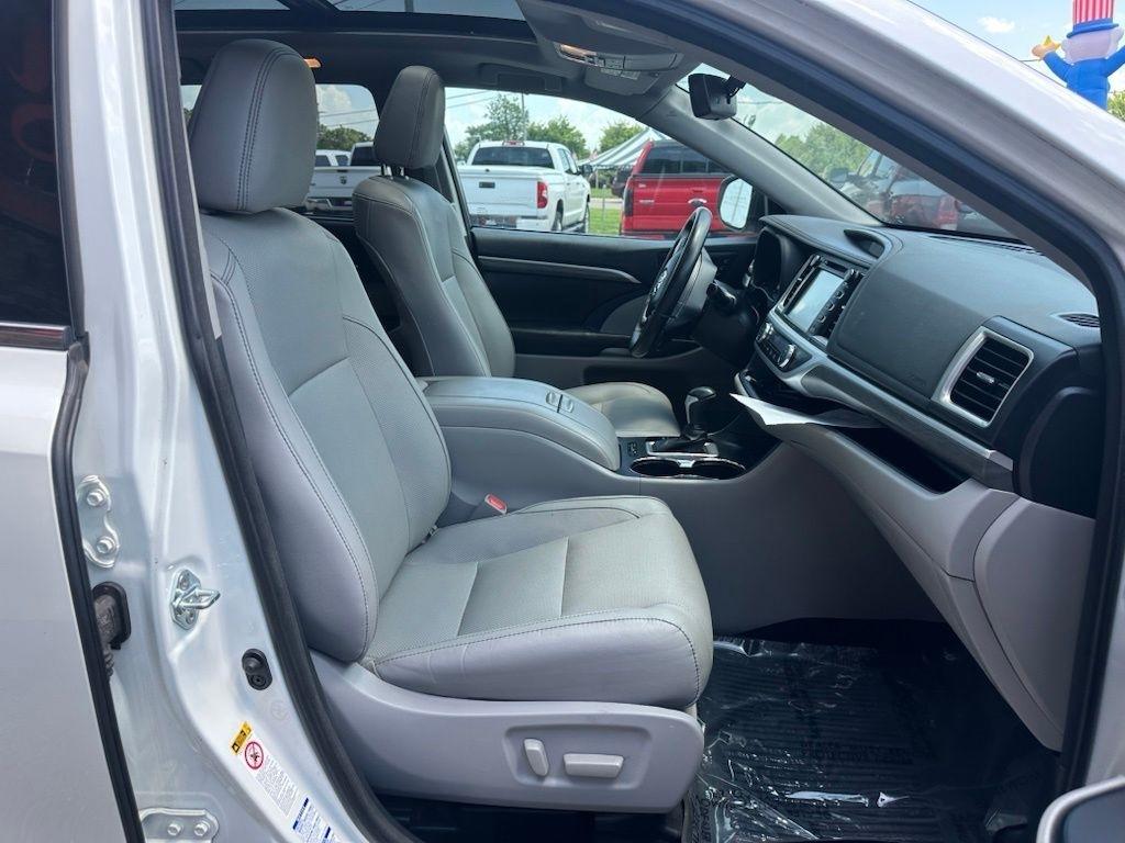 Toyota Highlander Limited V6 AWD (Natl) 2017