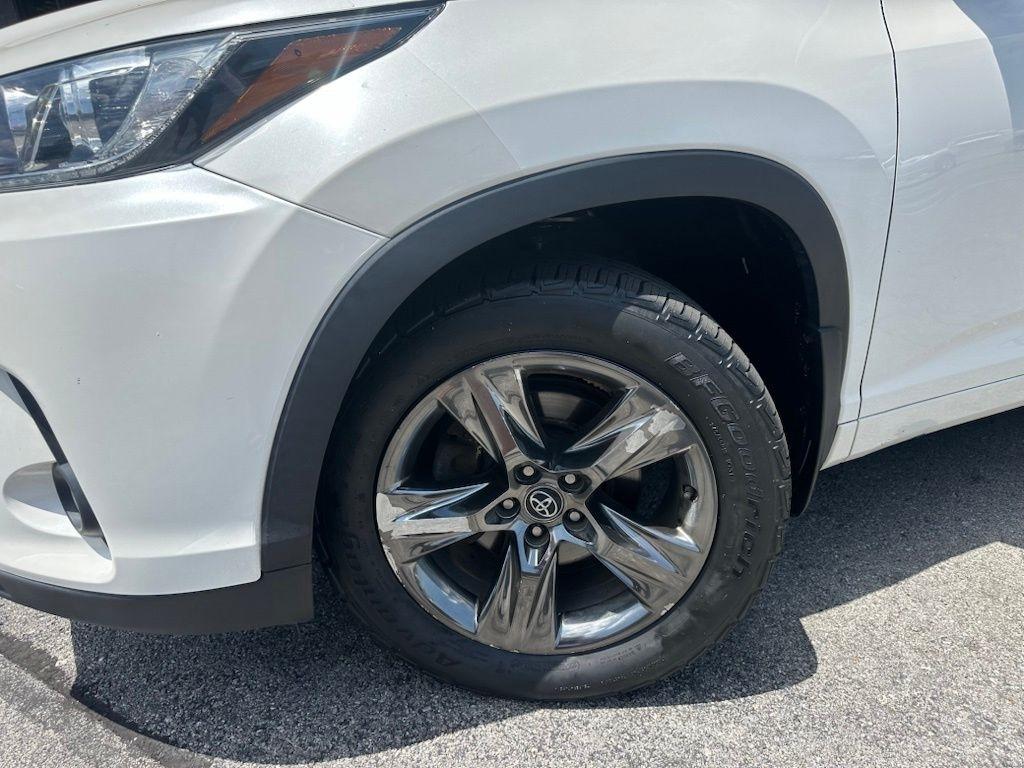 Toyota Highlander Limited V6 AWD (Natl) 2017