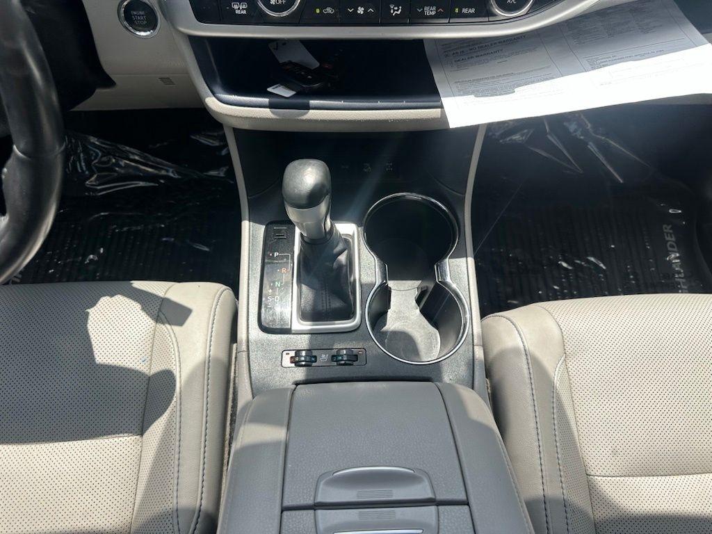 Toyota Highlander Limited V6 AWD (Natl) 2017