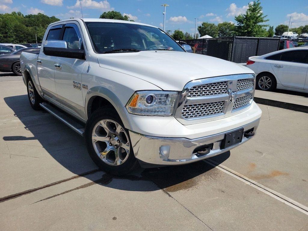 RAM 1500 4WD Crew Cab 140.5" Laramie 2013