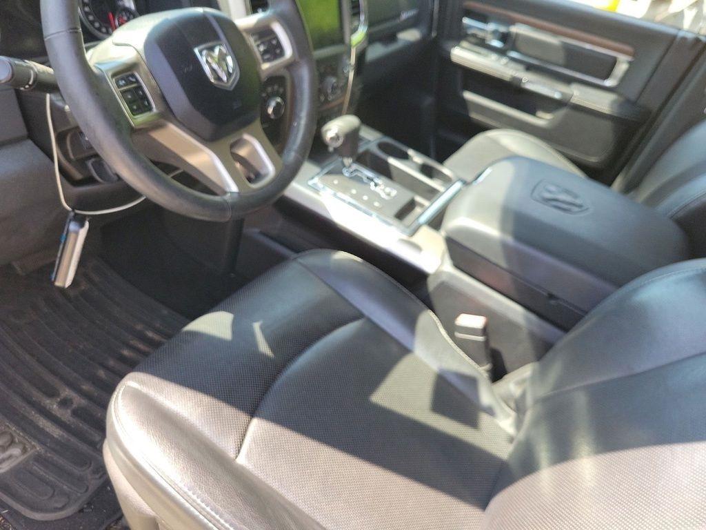 RAM 1500 4WD Crew Cab 140.5" Laramie 2013