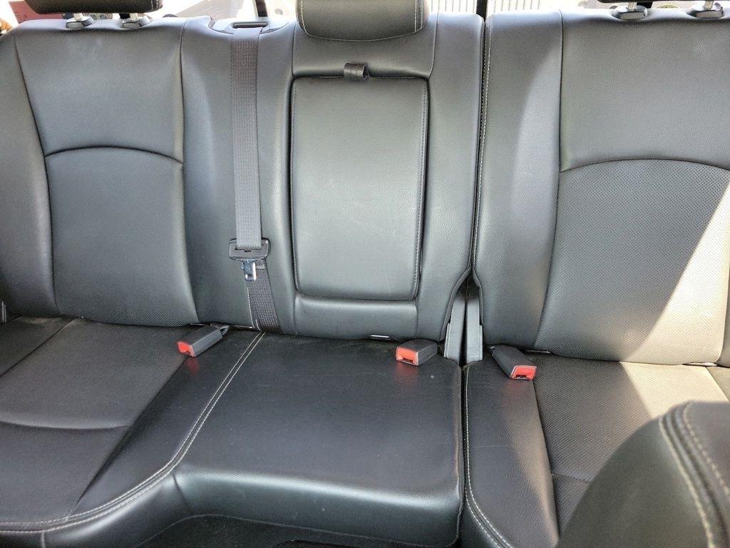RAM 1500 4WD Crew Cab 140.5" Laramie 2013