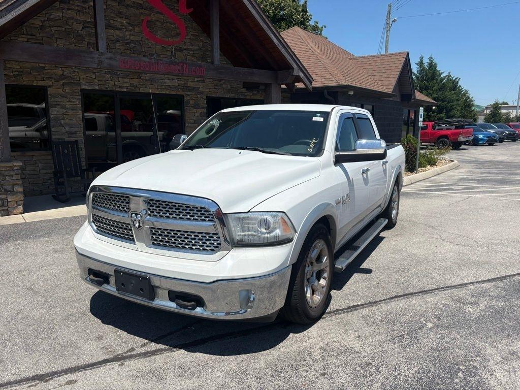 RAM 1500 4WD Crew Cab 140.5" Laramie 2013