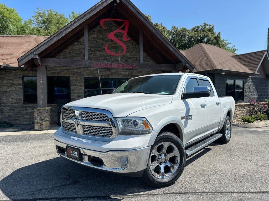 RAM 1500 4WD Crew Cab 140.5" Laramie 2013