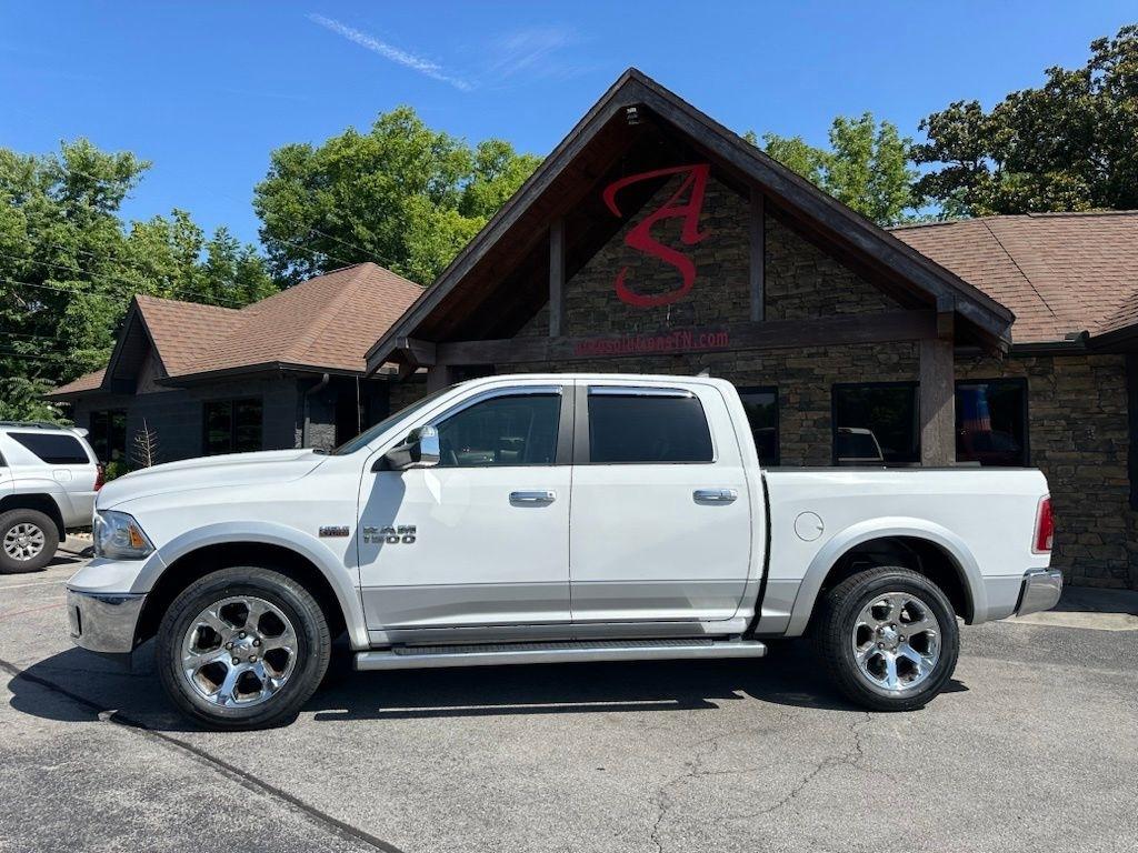 RAM 1500 4WD Crew Cab 140.5" Laramie 2013