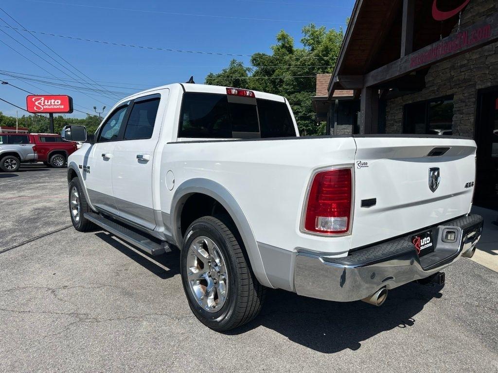 RAM 1500 4WD Crew Cab 140.5" Laramie 2013