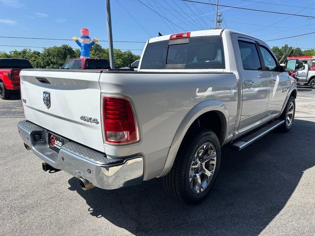 RAM 1500 4WD Crew Cab 140.5" Laramie 2013