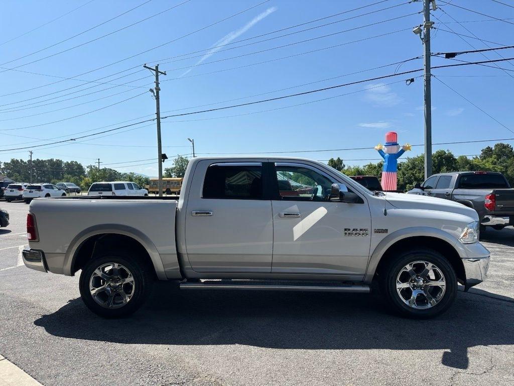RAM 1500 4WD Crew Cab 140.5" Laramie 2013
