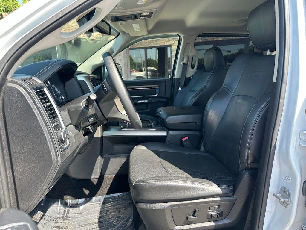 RAM 1500 4WD Crew Cab 140.5" Laramie 2013