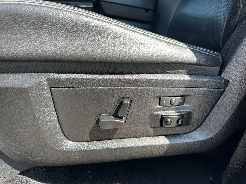 RAM 1500 4WD Crew Cab 140.5" Laramie 2013
