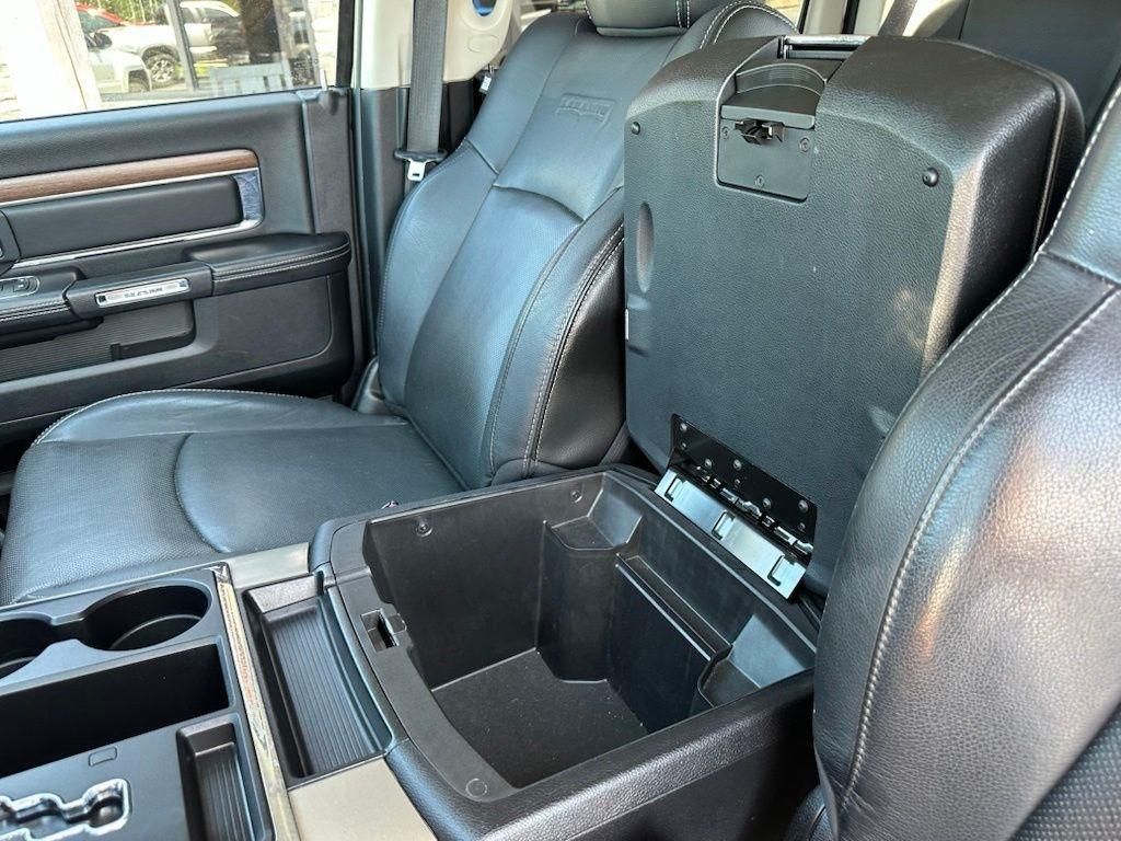 RAM 1500 4WD Crew Cab 140.5" Laramie 2013