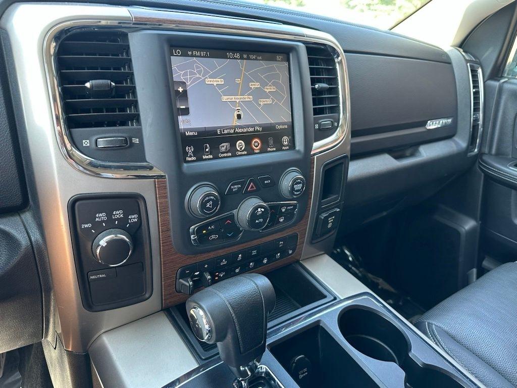 RAM 1500 4WD Crew Cab 140.5" Laramie 2013