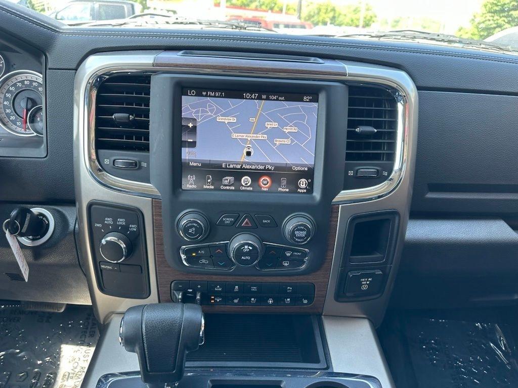 RAM 1500 4WD Crew Cab 140.5" Laramie 2013