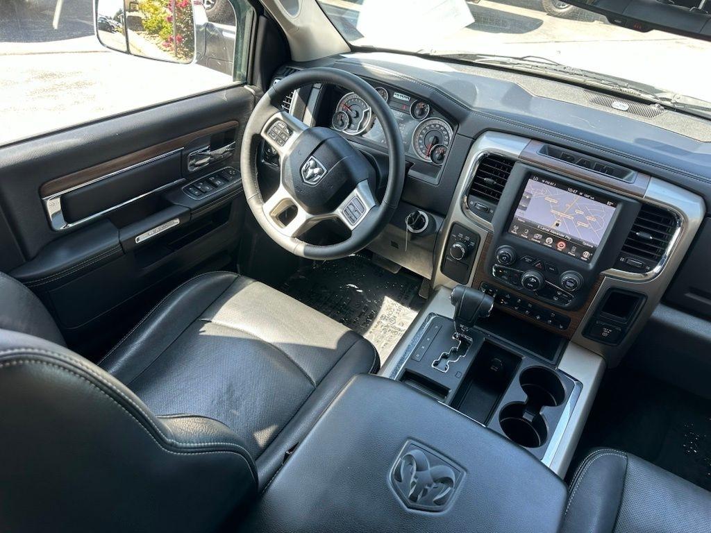 RAM 1500 4WD Crew Cab 140.5" Laramie 2013