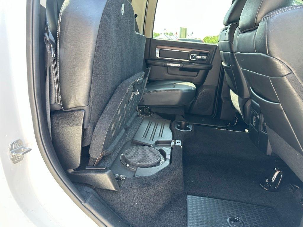 RAM 1500 4WD Crew Cab 140.5" Laramie 2013