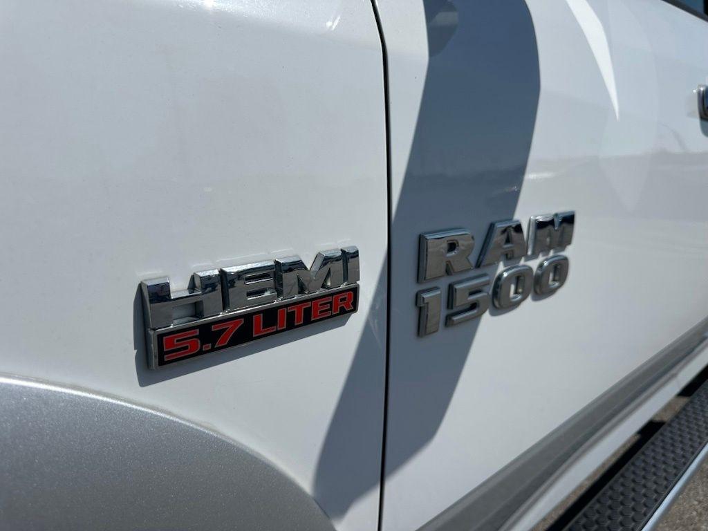 RAM 1500 4WD Crew Cab 140.5" Laramie 2013