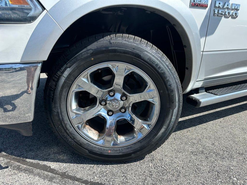 RAM 1500 4WD Crew Cab 140.5" Laramie 2013