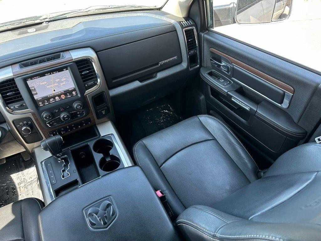 RAM 1500 4WD Crew Cab 140.5" Laramie 2013