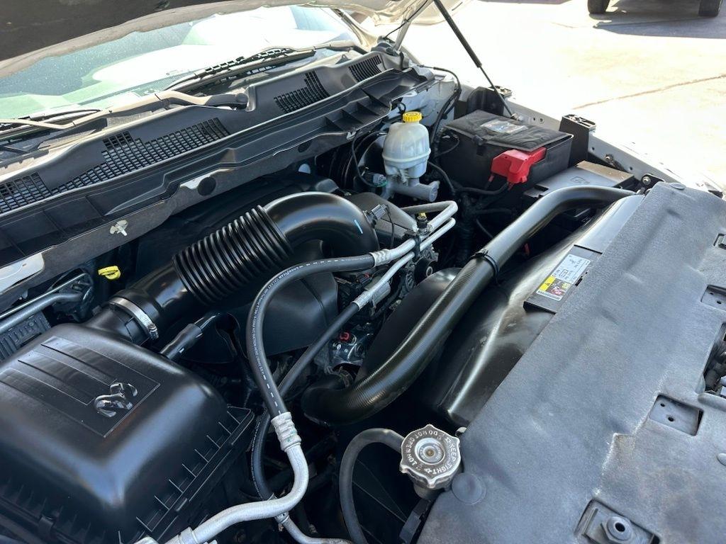 RAM 1500 4WD Crew Cab 140.5" Laramie 2013