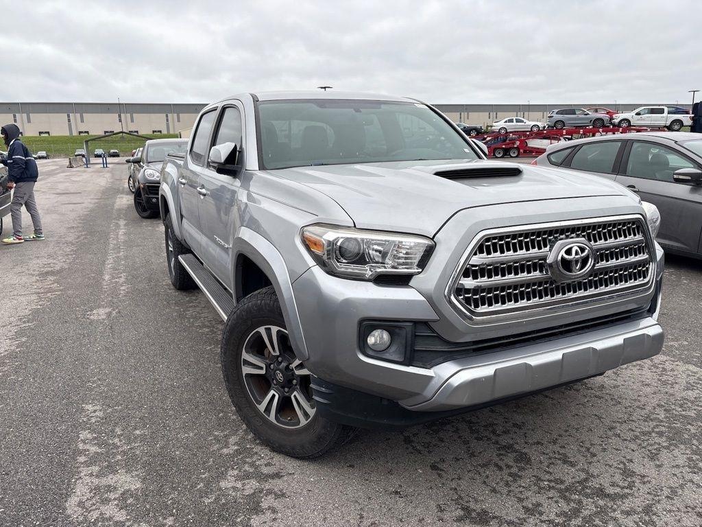 Toyota Tacoma 2WD Double Cab V6 AT TRD Off Road (Natl) 2016