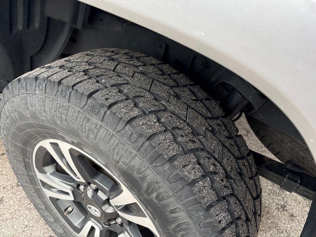 Toyota Tacoma 2WD Double Cab V6 AT TRD Off Road (Natl) 2016