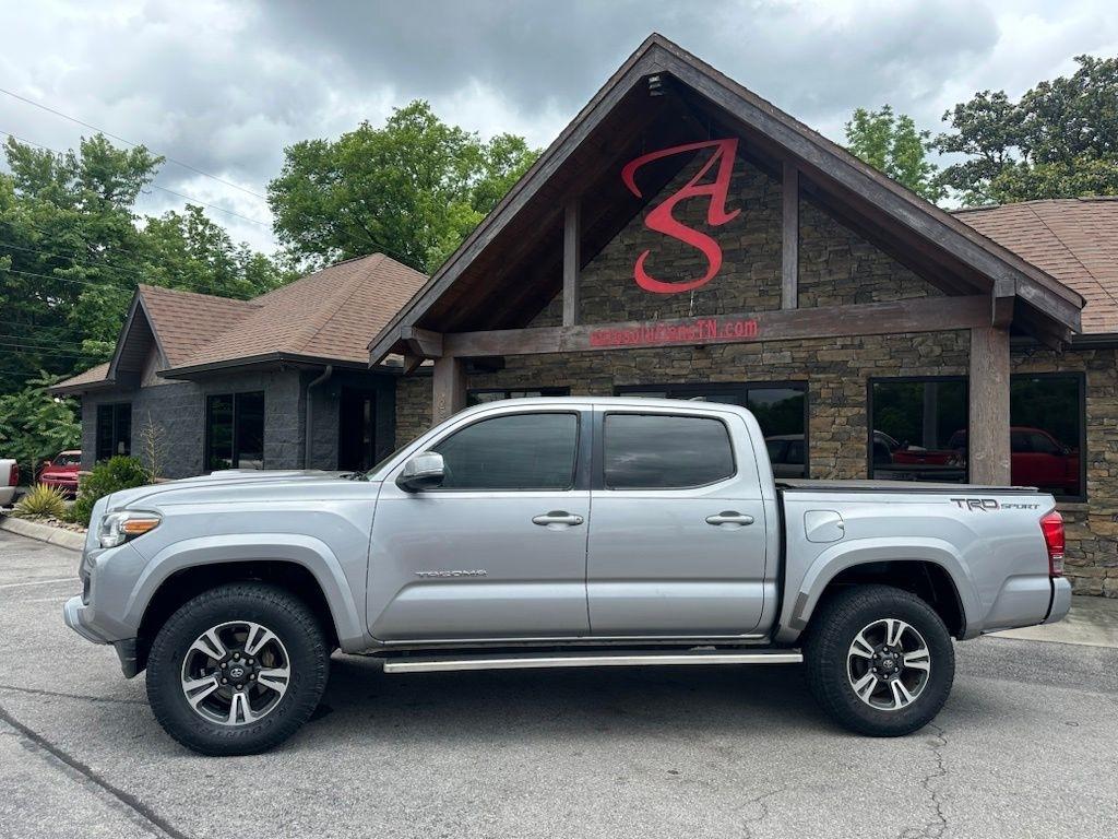 Toyota Tacoma 2WD Double Cab V6 AT TRD Sport (Natl) 2016