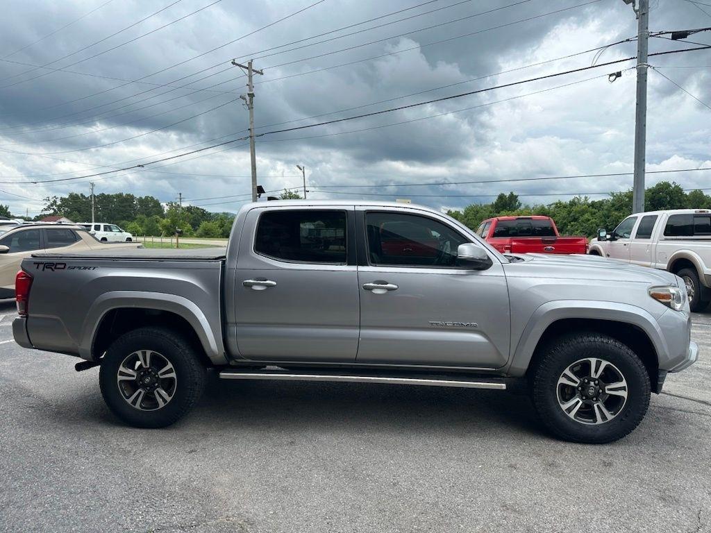 Toyota Tacoma 2WD Double Cab V6 AT TRD Sport (Natl) 2016