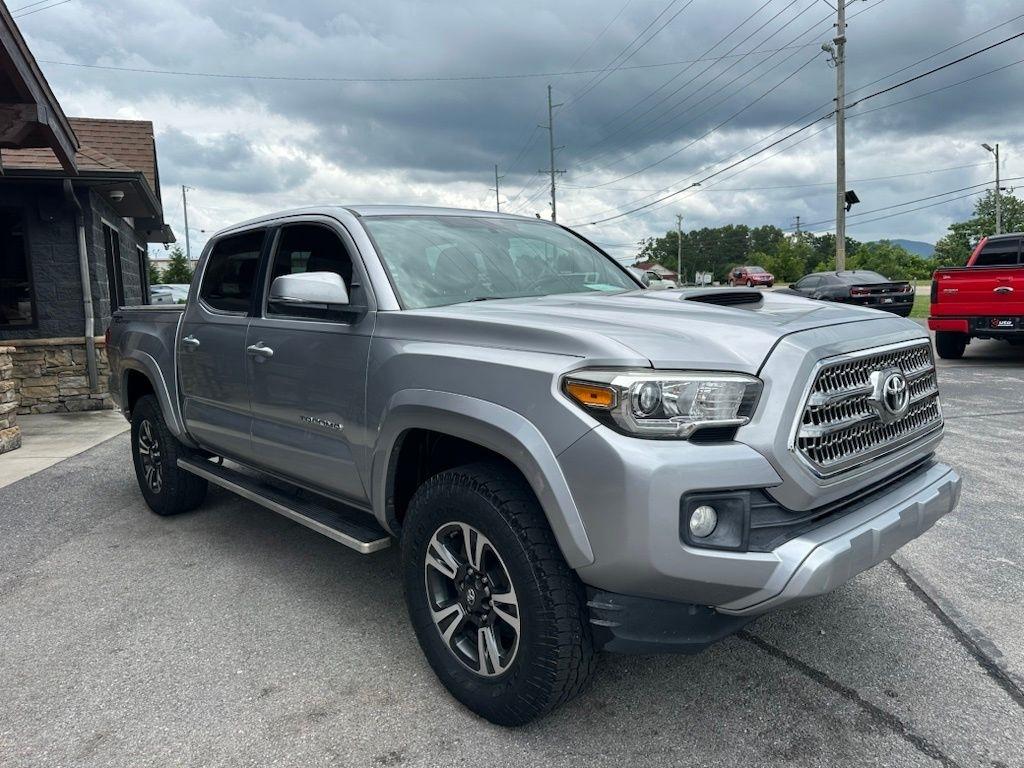 Toyota Tacoma 2WD Double Cab V6 AT TRD Sport (Natl) 2016
