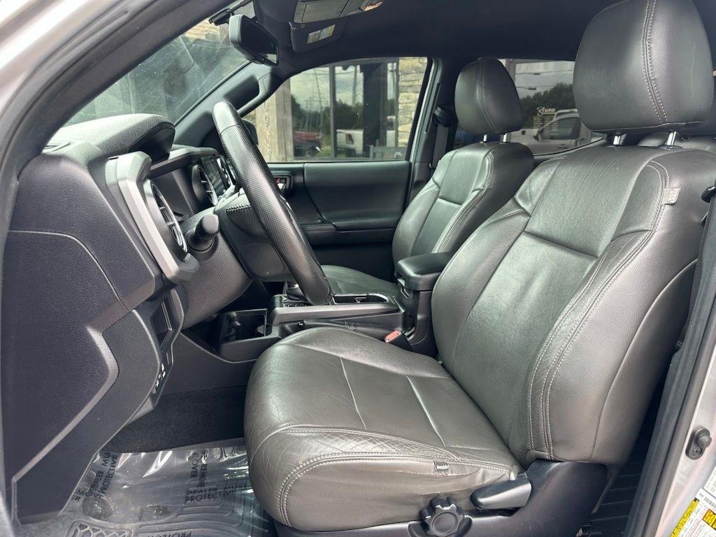 Toyota Tacoma 2WD Double Cab V6 AT TRD Sport (Natl) 2016