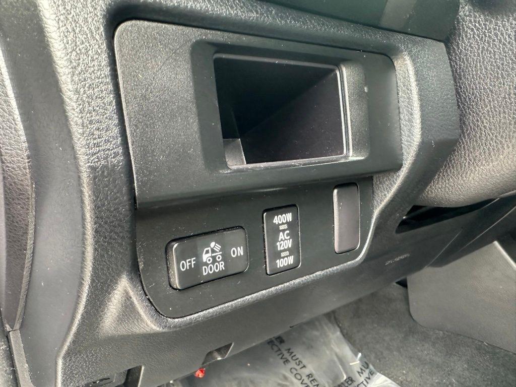 Toyota Tacoma 2WD Double Cab V6 AT TRD Sport (Natl) 2016
