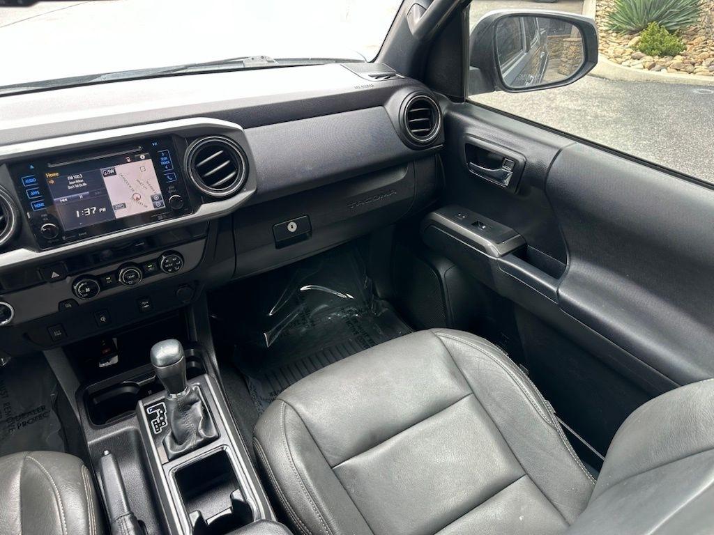 Toyota Tacoma 2WD Double Cab V6 AT TRD Sport (Natl) 2016