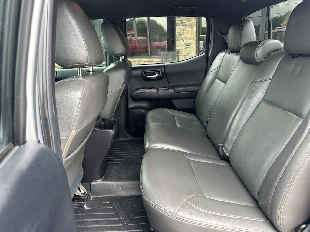 Toyota Tacoma 2WD Double Cab V6 AT TRD Sport (Natl) 2016