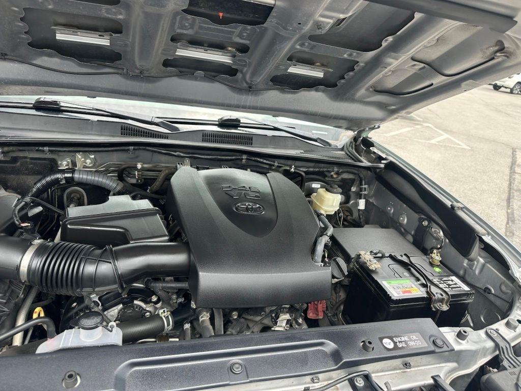 Toyota Tacoma 2WD Double Cab V6 AT TRD Sport (Natl) 2016